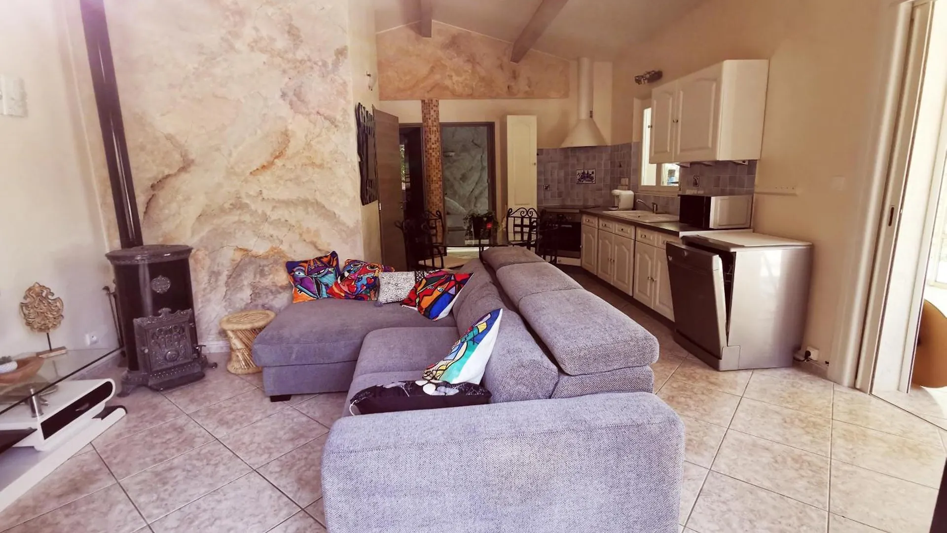 Holiday home Maison De Charme En Couleurs Cuers France