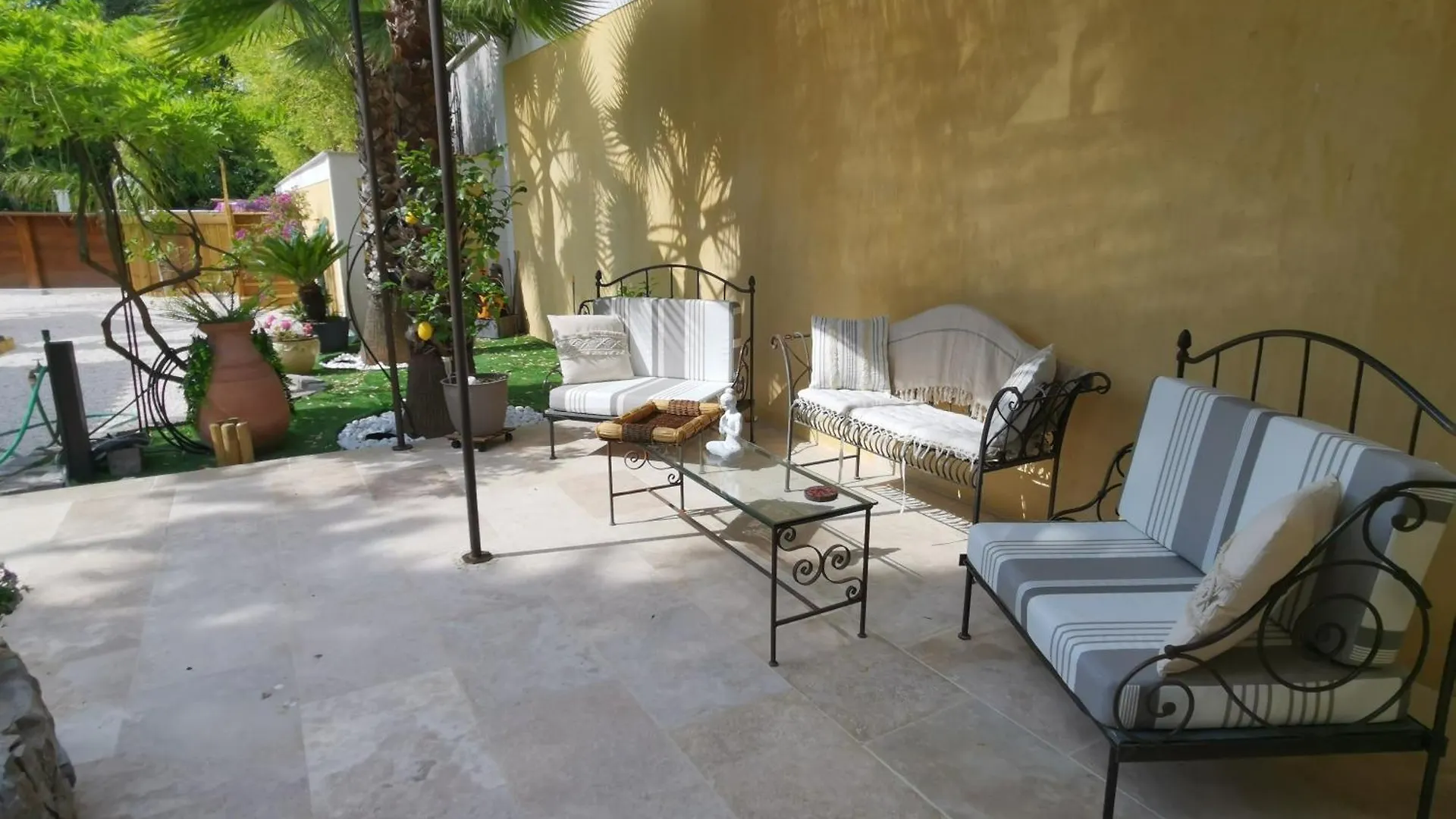 Holiday home Maison De Charme En Couleurs Cuers