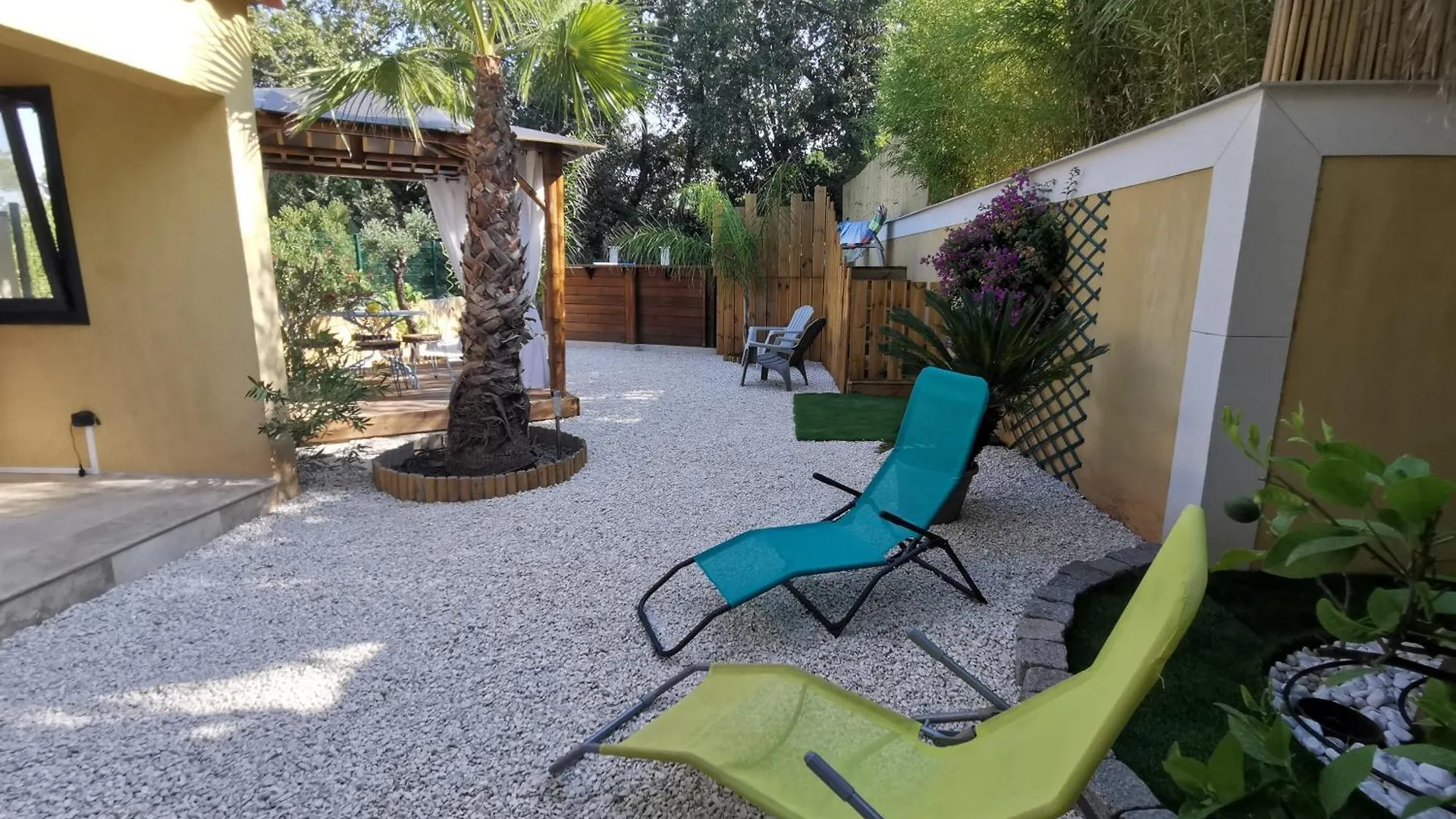 Holiday home Maison De Charme En Couleurs Cuers France