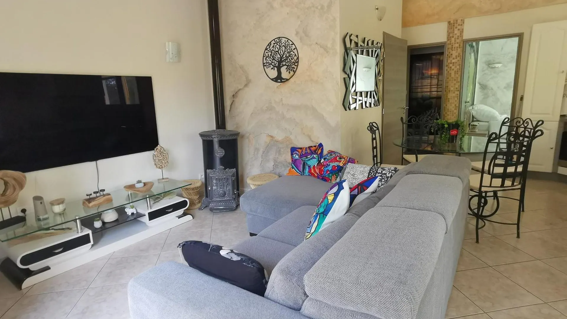 Holiday home Maison De Charme En Couleurs Cuers France