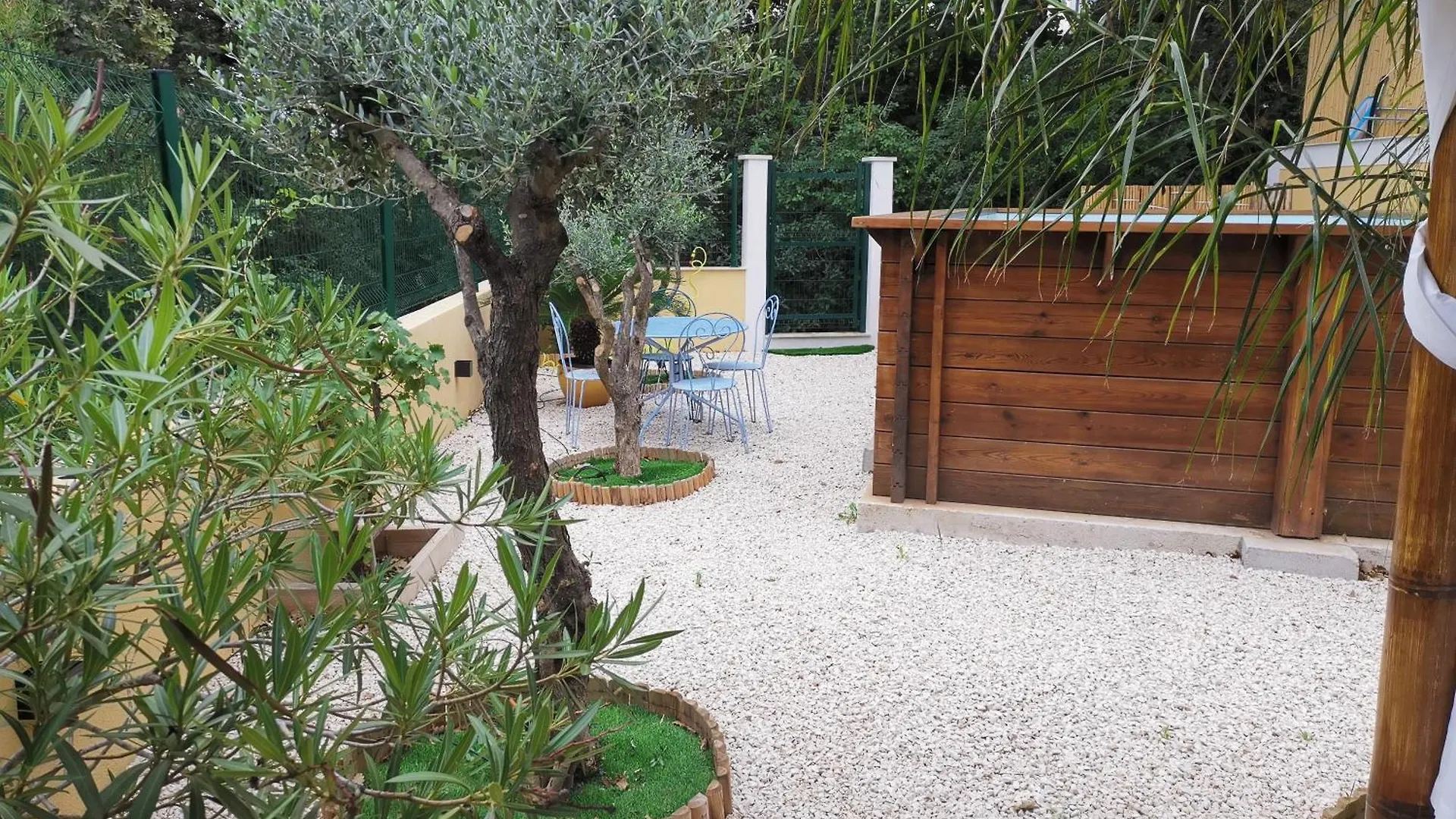 Maison De Charme En Couleurs Cuers Holiday home