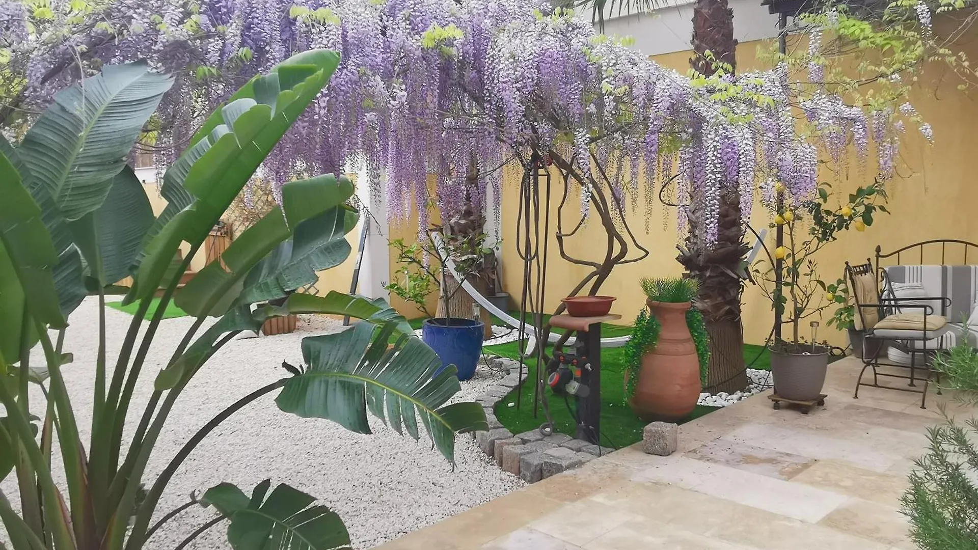 Maison De Charme En Couleurs Cuers France